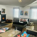 Picasso's House Modern Art 阿罗纳
